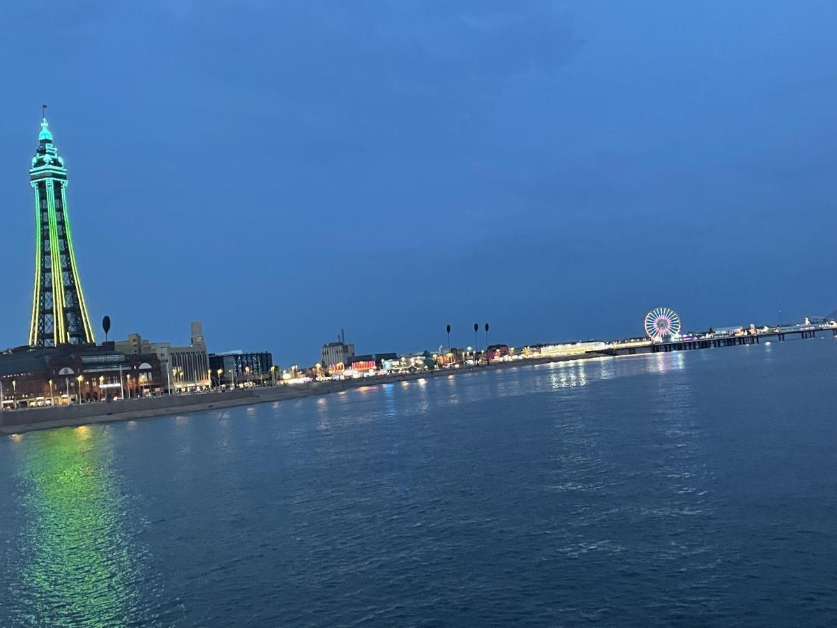 Lovely 2-Bed Apartment In Blackpool Secret House Extérieur photo