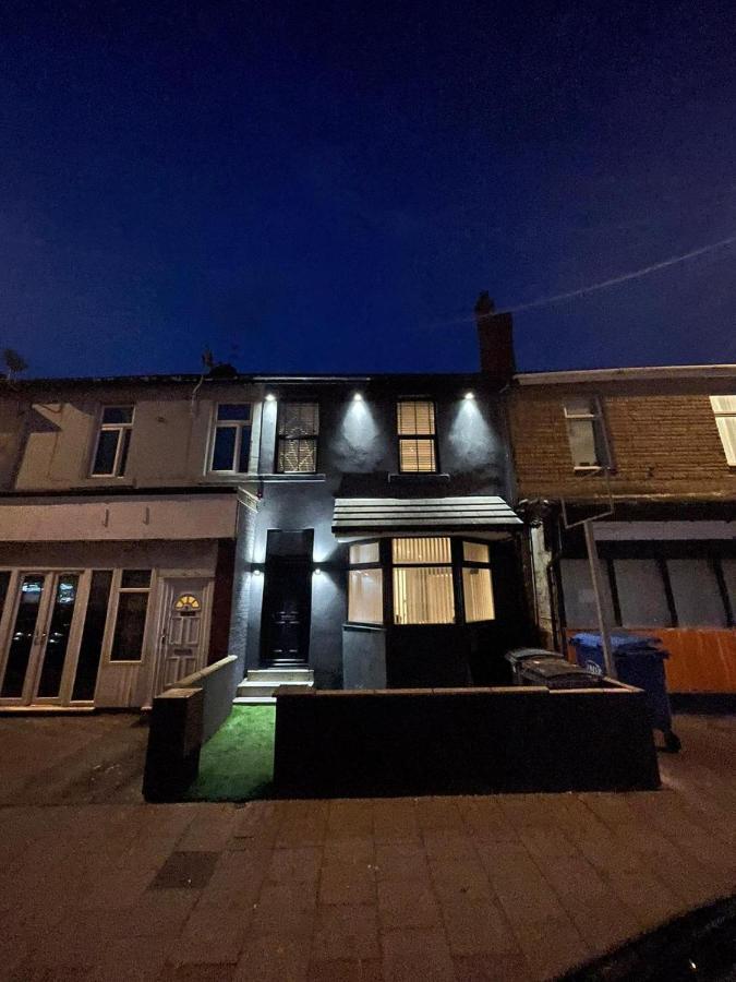 Lovely 2-Bed Apartment In Blackpool Secret House Extérieur photo