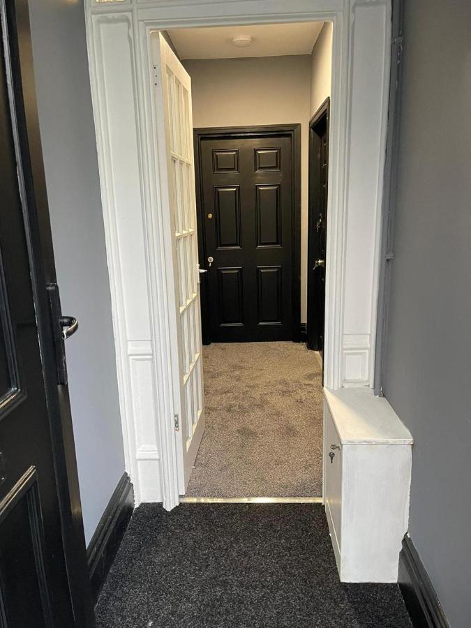Lovely 2-Bed Apartment In Blackpool Secret House Extérieur photo