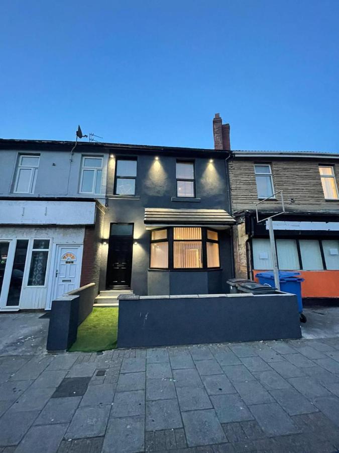 Lovely 2-Bed Apartment In Blackpool Secret House Extérieur photo
